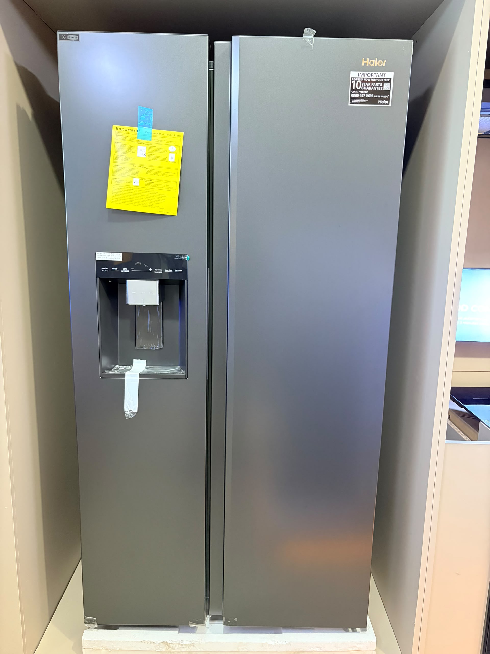 Haier HSW59F18EIPT – 601L Side-by-Side Refrigerator With built-in ICE MAKER